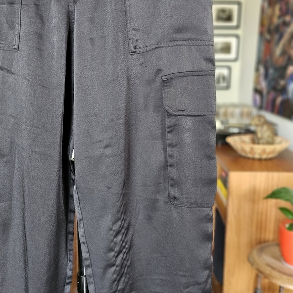 Náti Black Satin Cargo Pants - Picture 3 of 8